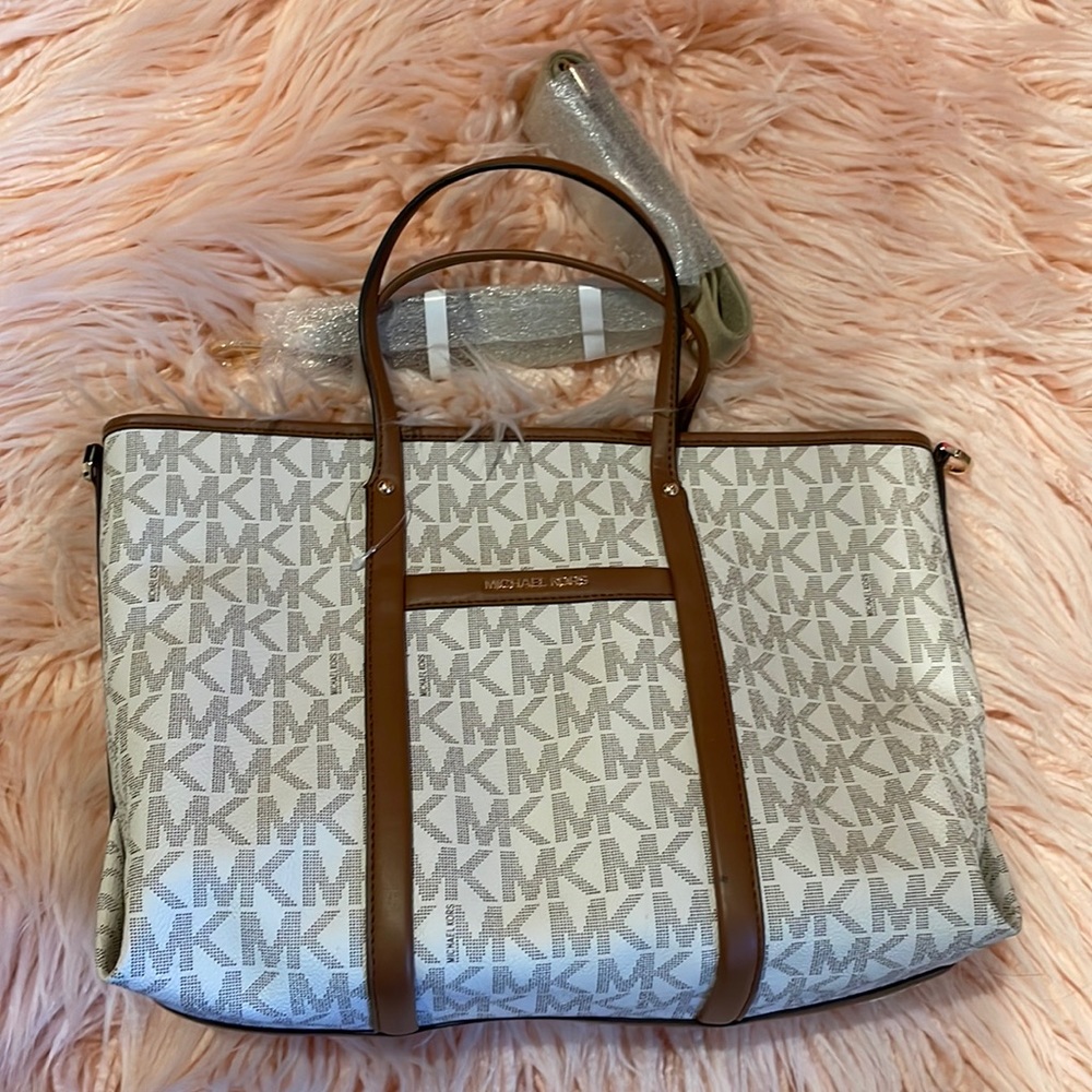 Michael Kors Beck medium convertible TOTE VANILLA